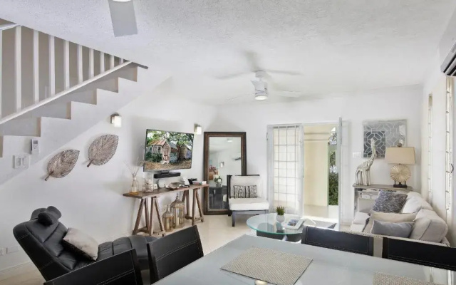 This Property in Centrally Located in a Quiet Residential Neighbourhood