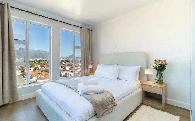 2 Bedroom, Mountain View Penthouse, Century City