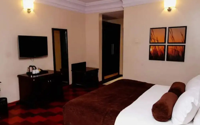 Owu Crown Hotel