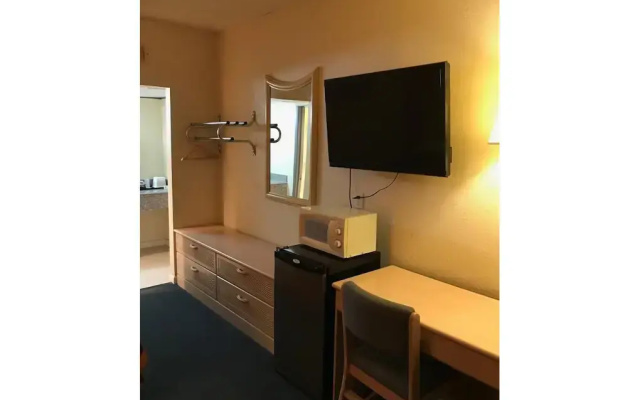 Budget Inn