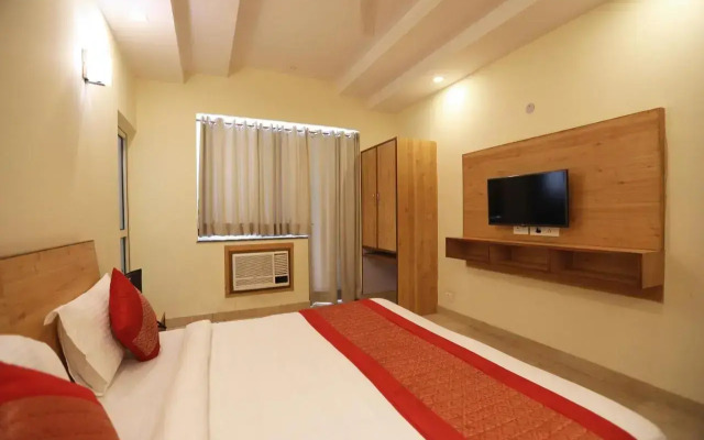OYO 10889 Elite Residency