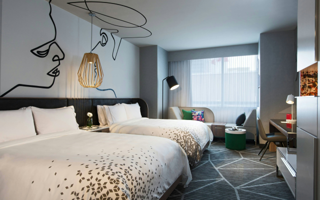 Renaissance Montreal Downtown Hotel