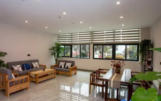 Yinian Hostel