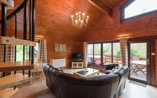 Lady Galloway Lodge 28 with Hot Tub, Newton Stewart