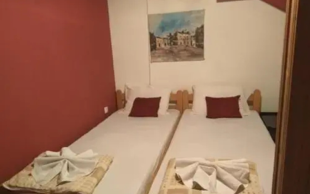 Hostel Plaza