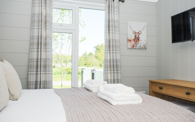 17 Meadow Retreat