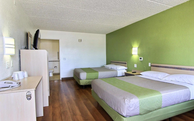 Motel 6 Austin, TX - Central Downtown UT