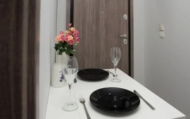 Brand New Pagrati Apt Modern Comfort