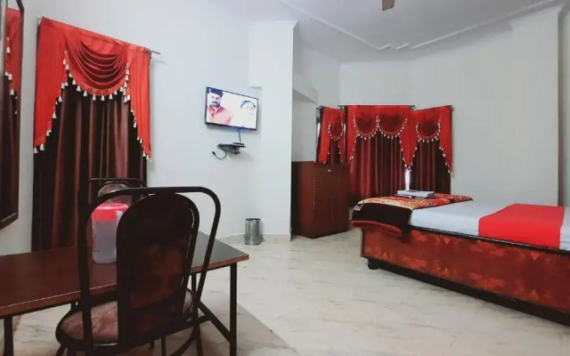 OYO 10239 Holiday INN Paradise