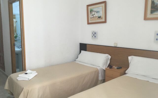 Отель Hostal Residencia Lido комната для гостей