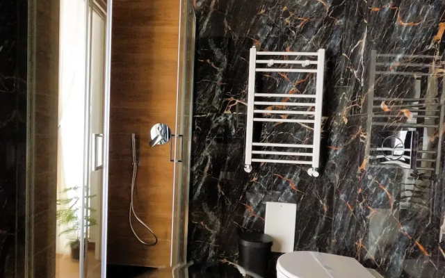 BlackWoody Contemporary Rooms - Napoli Centro Storico