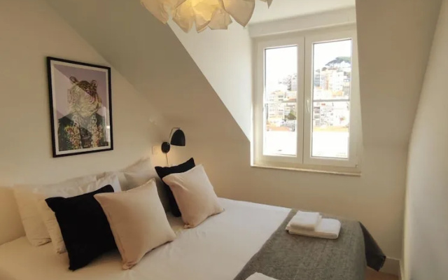 Lisbon Skyline Apartment by Misha s Place 5E