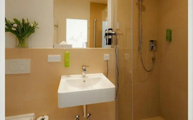 sevenDays Hotel BoardingHouse