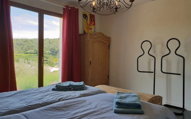 Luxe Villa in Montbrun