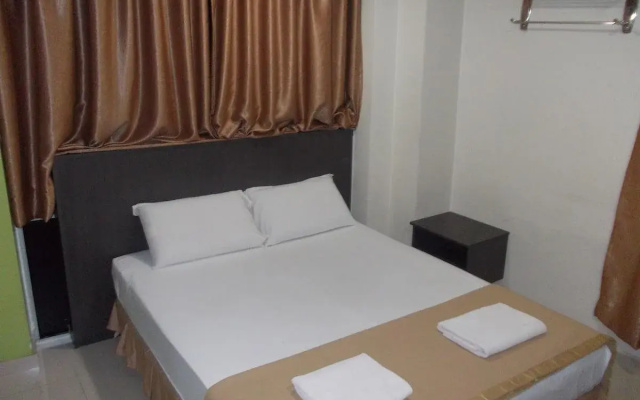 Newtown Star Hotel