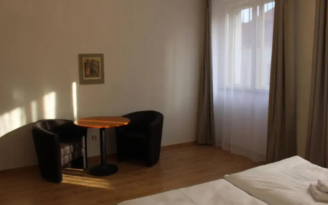 Hotel Cerny kun