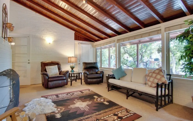 5 Mi to Dtwn: Tuscon Escape w/ Yard & Patio!