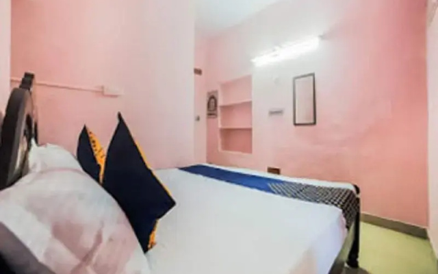 Hotel Rahul Residence