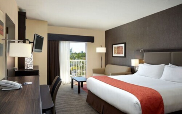 Holiday Inn Express Hotel Naples Downtown - 5th Avenue