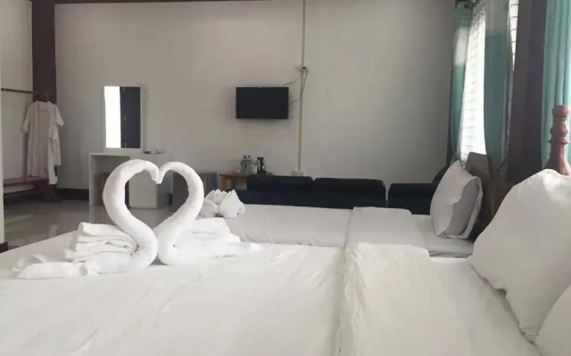 Champathong Vangvieng Hotel