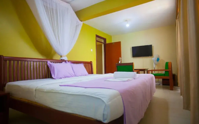 Everest House Hotel