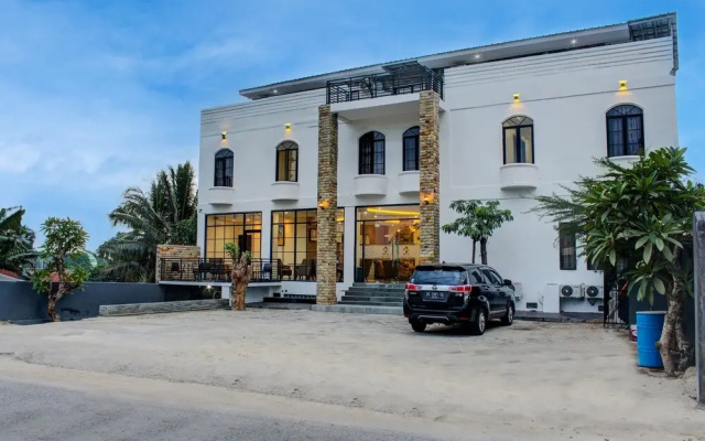 Capital O 92583 Raja Soeta Hostel Syariah