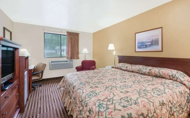 Super 8 La Vale/Cumberland Area