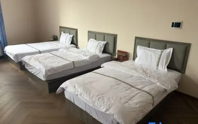 Astana Huating Business Hotel
