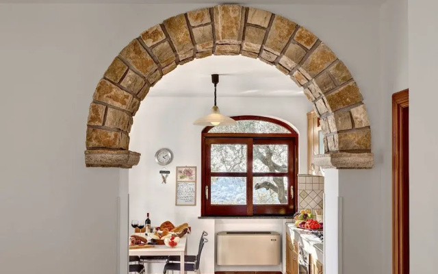 Tulipano - A Charming and Peaceful Hillside Villa With Lovely Views