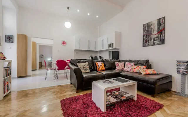 Mahler apartment in VI Terézváros with WiFi.