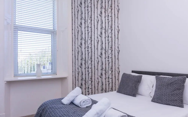 Eagleton Residence - Donnini Apartments