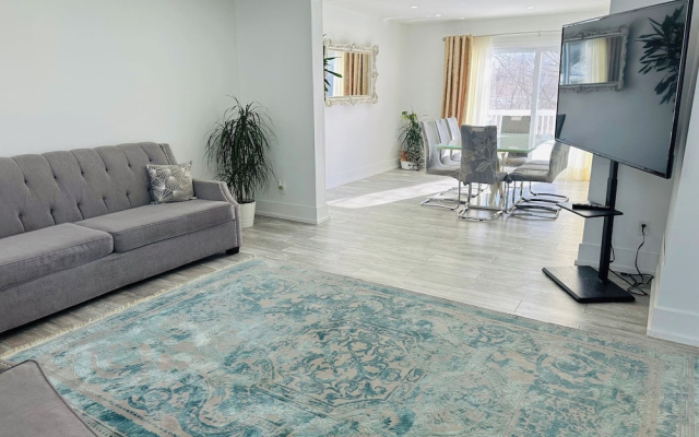 Cozy Modern 3BR With Free Parking Fast Wifi
