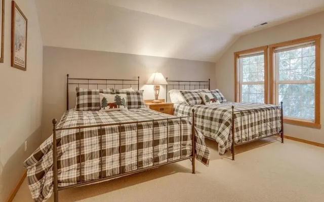 Lazy Bear Lodge