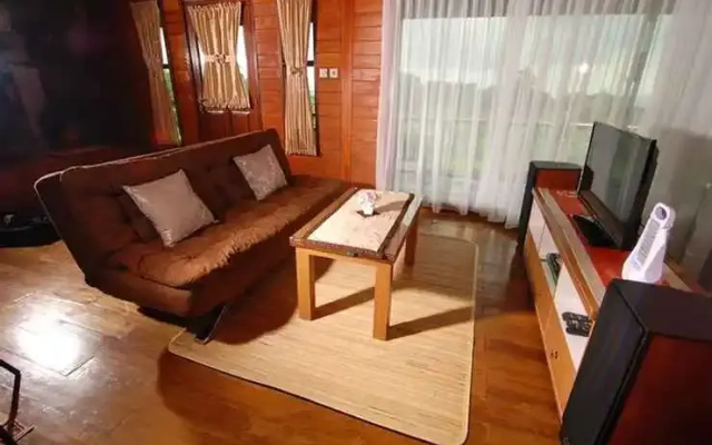 Villa ChavaMinerva Kayu - Ciater