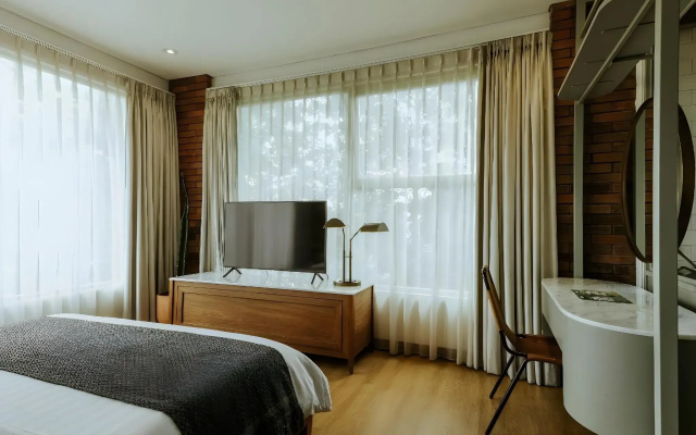The House Tour Hotel with The Potting Shed