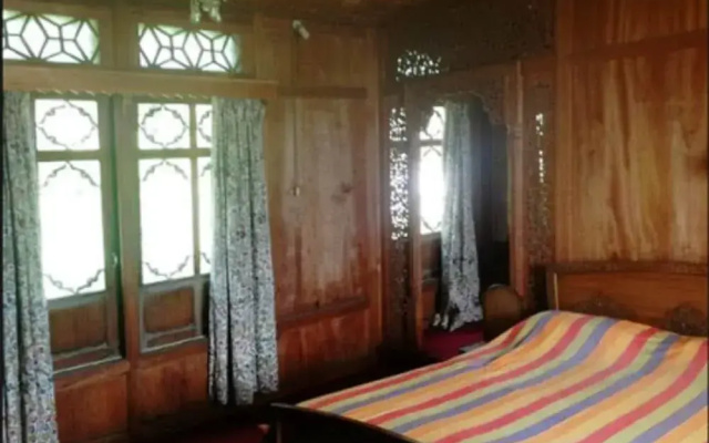 Clermont Houseboats