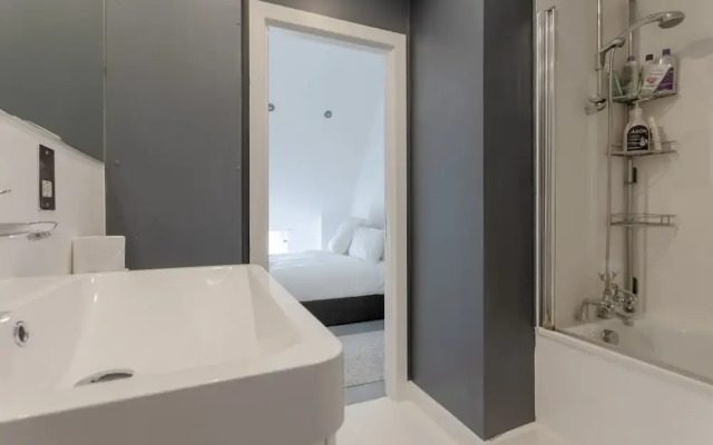 1 Bedroom Retro Apartment