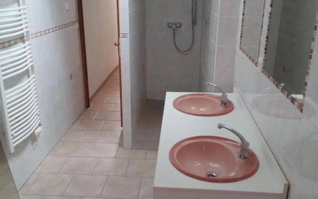Gite Courdemanche, 4 pièces, 13 personnes - FR-1-410-209