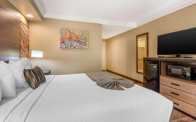 Best Western Plus Wine Country Inn & Suites