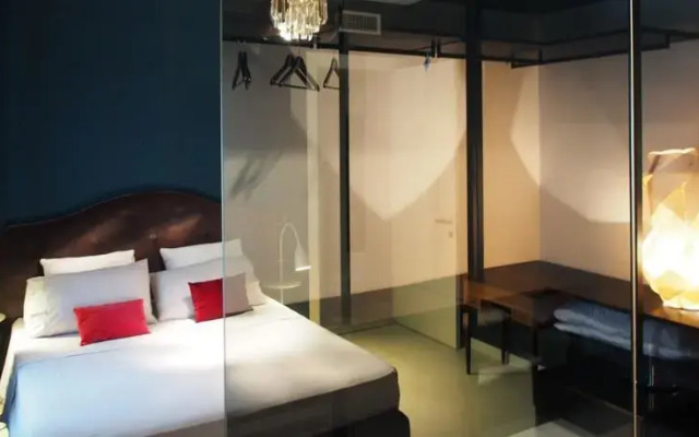 Giardini Wallcoverings Official Apartment