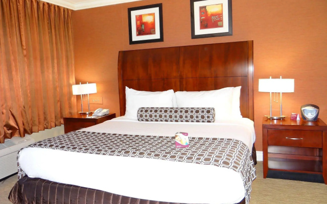 Doubletree by Hilton Monroe Township Cranbury
