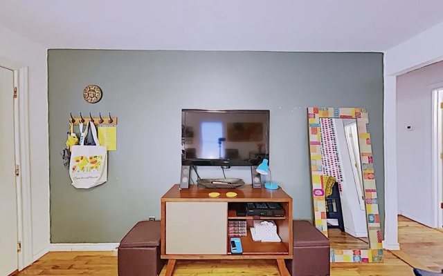 Hip 2BR Austin Bungalow by RedAwning