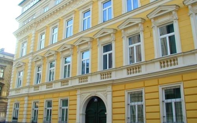 Отель Puzzlehotel Appartement Schönbrunn Австрия, Вена - отзывы, цены и фото номеров - забронировать отель Puzzlehotel Appartement Schönbrunn онлайн вид на фасад