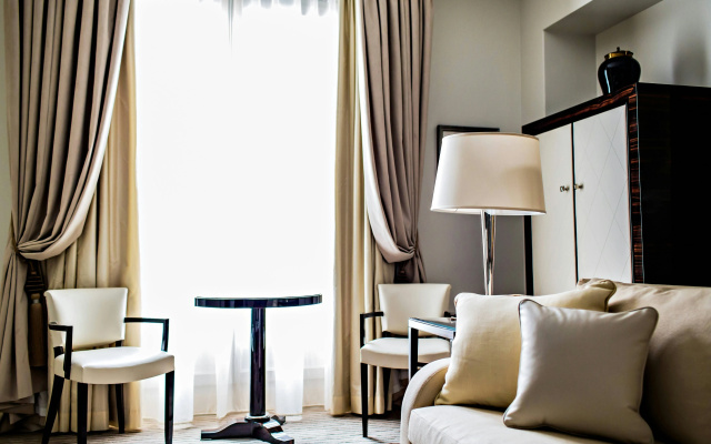 Prince de Galles, a Luxury Collection Hotel, Paris