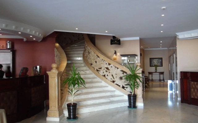 Milan Deluxe Suites Hotel