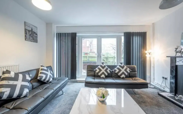 Central Birmingham 3 Bed Spacious 4 Floor Property