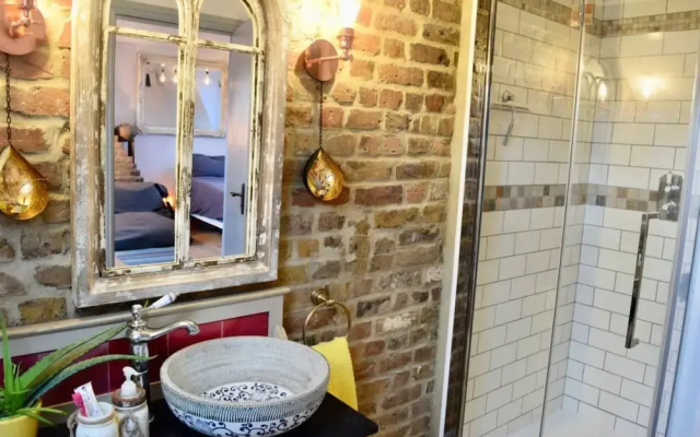Unique 3 Bedroom Apartment in Clapham
