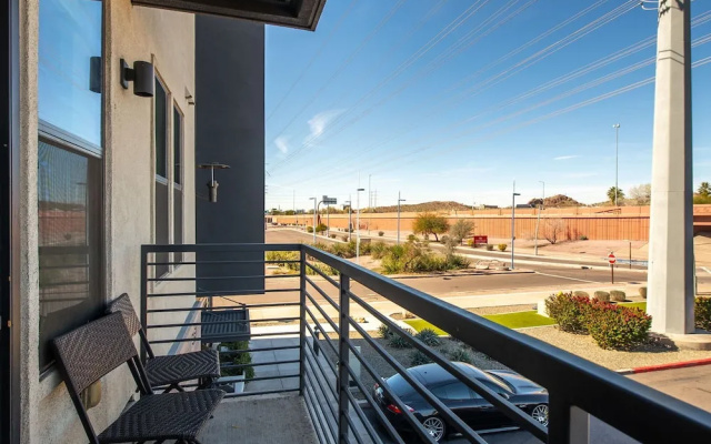 TWO Modern CozySuites at Town Lake