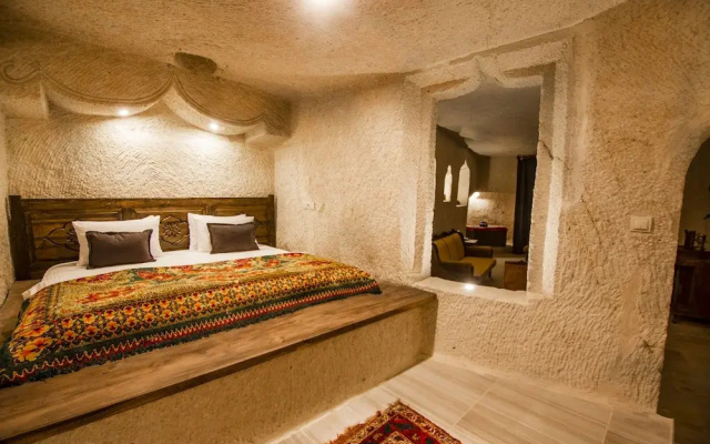 Saddle Cave Hotel