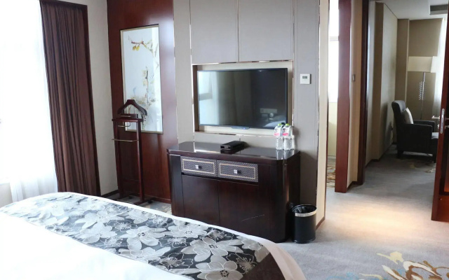 Ramada Yiyang Taojiang